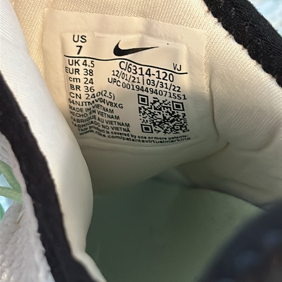 Nike Free Metcon 3 Flash Tennis Shoes - Picture 12 of 13